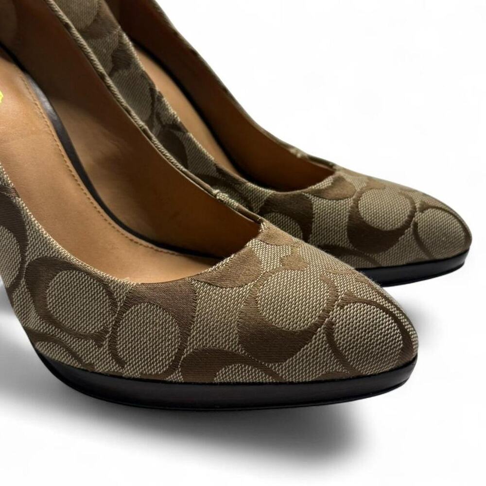 Coach Caya Signature Jacquard Logo  Pumps brown heels with signature logo size 7 - Picture 2 of 8